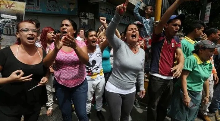Protestan en Caracas por escasez de comida