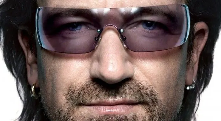 Bono se lastima brazo al caerse de bicicleta en Central Park