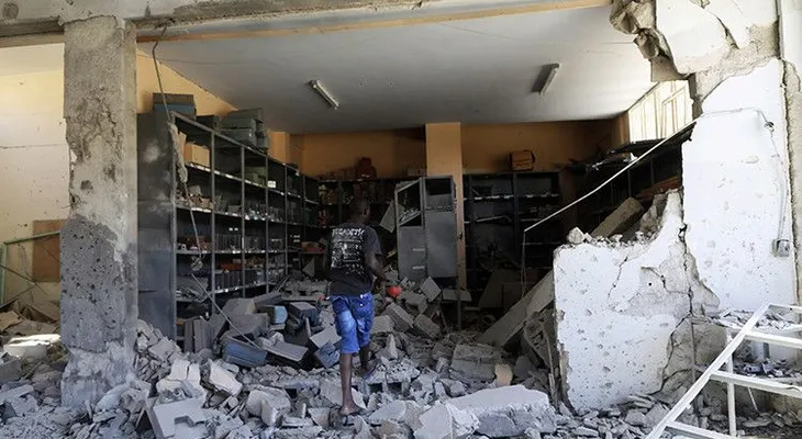 Entre los bombardeos: Una profesora desafía al Estado Islámico