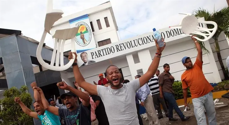 Rechaza negocien candidatura presidencial, pide convencion PRD  