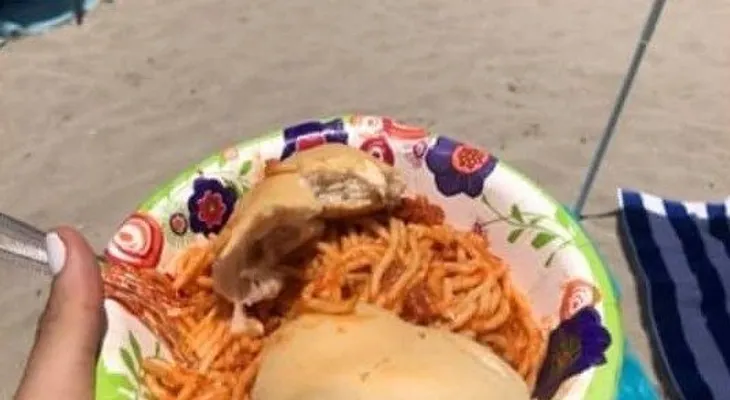 Especialista: "No comas pan con espaguetis en la playa"