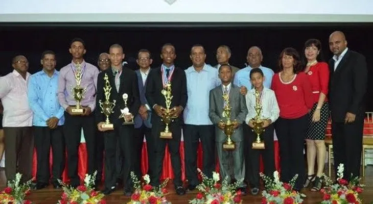 Liga Pimentel premia a los más sobresalientes