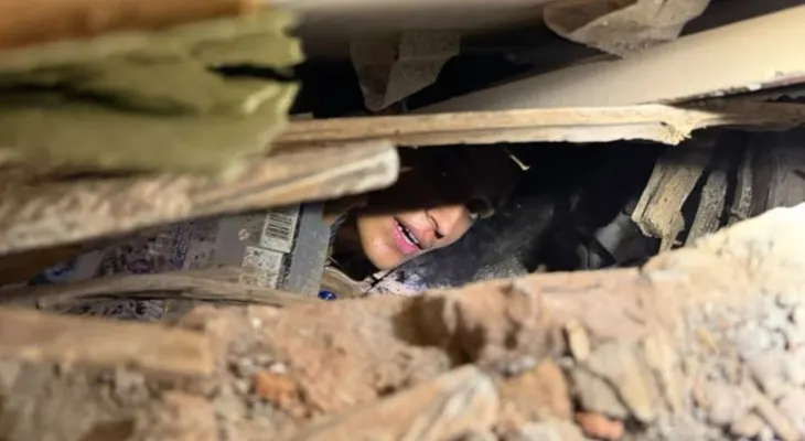 Alcalde de Cali publica imagen de mujer atrapada y afirma que está cerca su rescate tras terremoto
