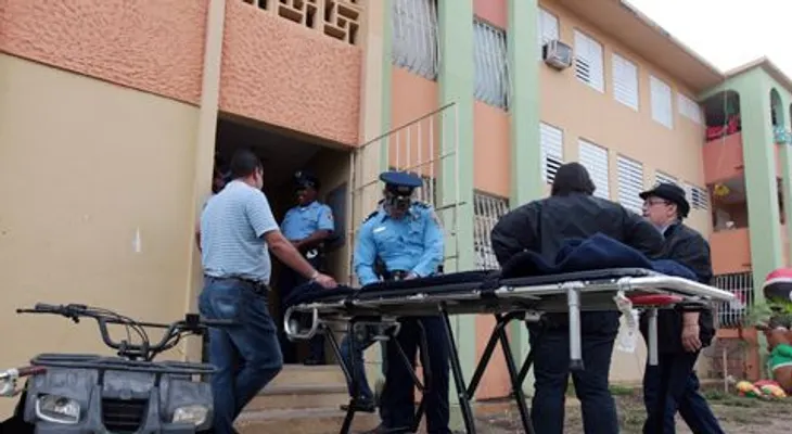Hombre mata su esposa a puñaladas en el sector La Julia.