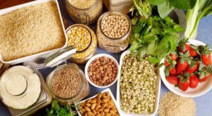 Afirman que una dieta rica en fibra podría proteger contra infecciones intestinales