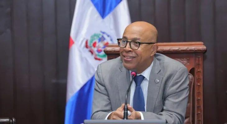 Pacheco anuncia coordinación para agilizar leyes pendientes