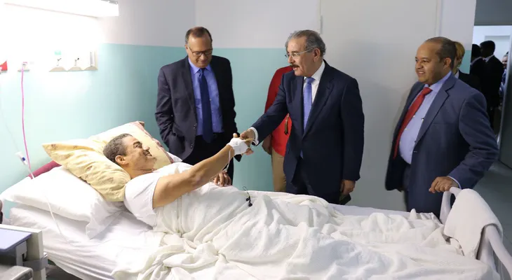 Presidente Danilo Medina: los pacientes deben ser atendido en hospitales "con o sin seguro"