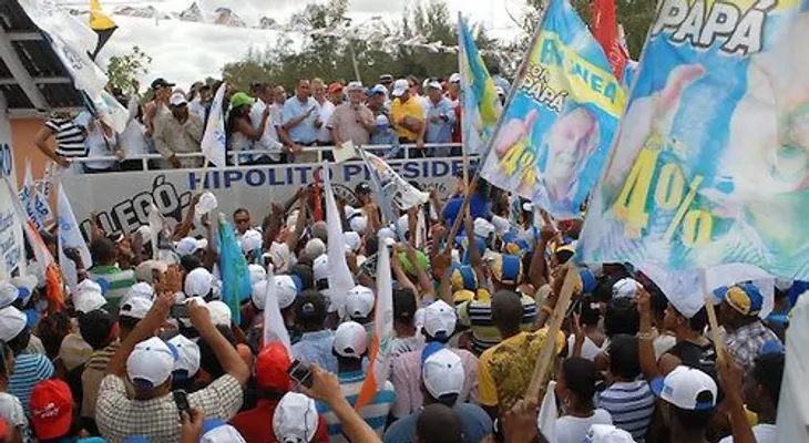 Abinader exhorta luchar para que no perezca la democracia en la República Dominicana.  