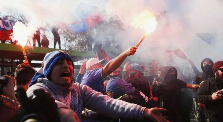 Incendios y barricadas en Chile durante protestas contra pensiones