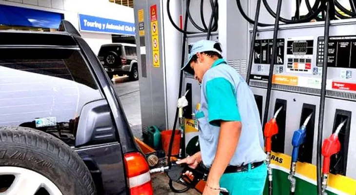 Suben RD$4.00 y RD$4.10 al precio de las gasolinas
