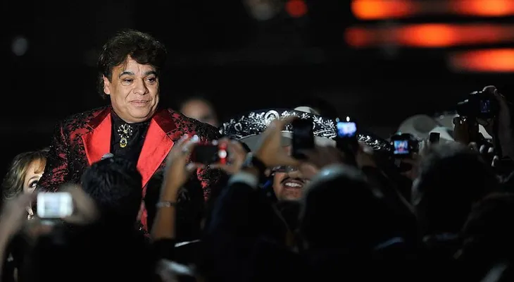 "A mi me gusta más estar en la frontera...": Ciudad Juárez recibe las cenizas de Juan Gabriel