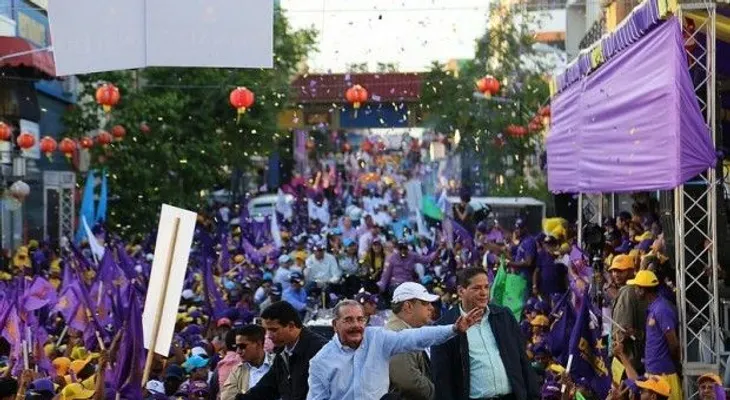 Danilo proclama a Reinaldo, Roberto, Cristina y a Juan de los Santos como candidatos