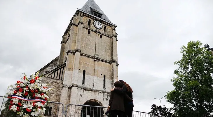 Identifican al segundo atacante de una iglesia en Francia