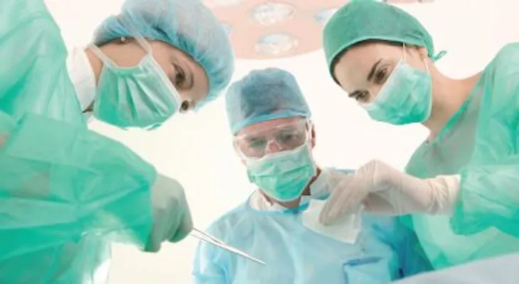 Advierten en EEUU sobre riesgos de turismo médico tras 21 casos de infección