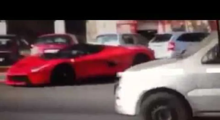 La manera más rápida de chafar un Ferrari (VIDEO)