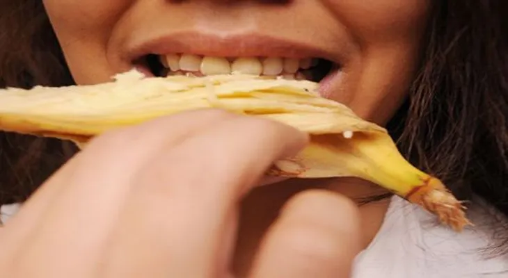 Usos que le puedes dar a la cascara del plátano