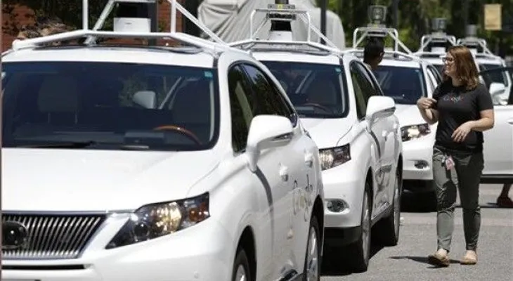 Google reconoce 11 accidentes en sus autos sin conductor