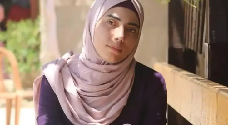 Muere de tan solo 32 años, poetiza palestina Heba Abu Nada tras bombardeo en Gaza