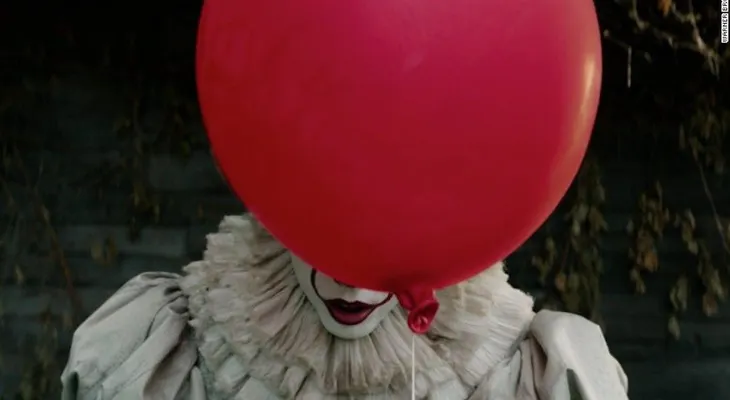 El payaso de tus pesadillas volverá a atormentarte, esta en el cine