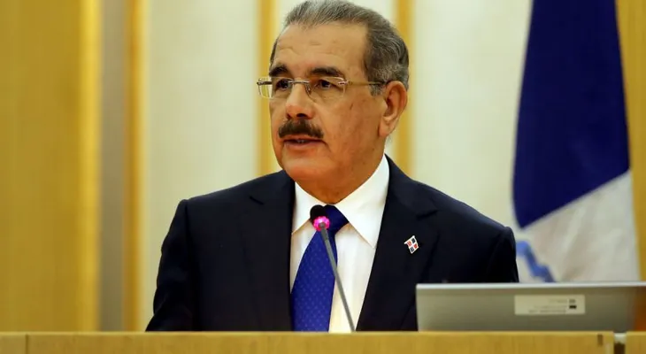 Danilo Medina promulga ley prorroga plazo de ley Naturalización