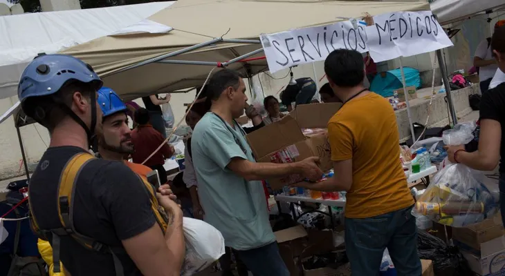 Lo que debes hacer para ser voluntario y remover escombros tras el terremoto en México