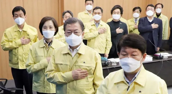 China confía en controlar el brote de coronavirus en abril y en Corea aumentan casos 