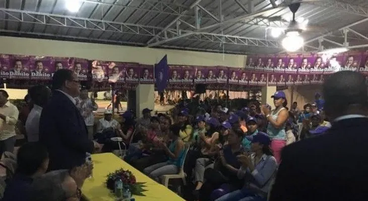 Alejandro Montás juramenta a "Jóvenes Amigos de Danilo"