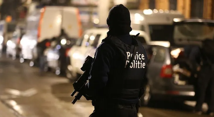 Registran explosión en una redada policial en Bélgica