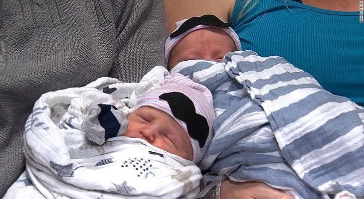 Cosas que solo pasan en Año Nuevo: tres parejas de gemelos nacieron en años diferentes