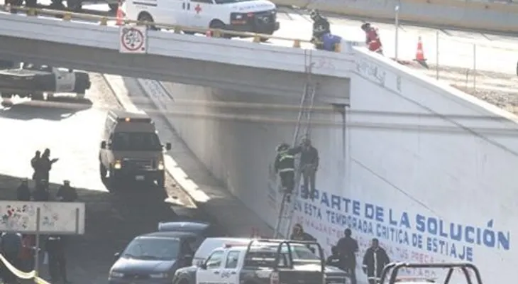 Encuentran dos cuerpos colgados en Atizapán de Zaragoza, Estado de México