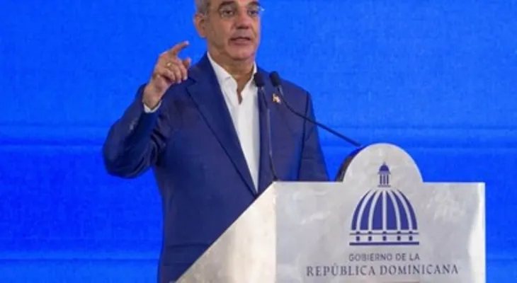 Abinader defiende apertura de la competencia en telecomunicaciones y proyecta crecimiento económico de 4.5%