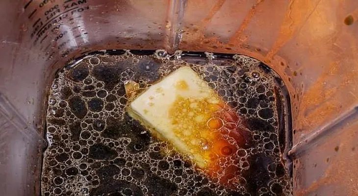 Esta es la increíble razón por la que todo el MUNDO le está poniendo mantequilla a su café: hazlo tu también...