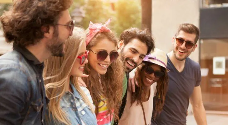 ¿Importa la clase social a la hora de hacer amigos?