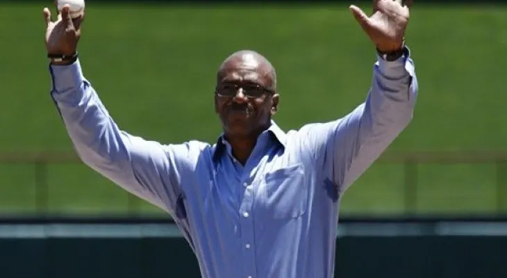 Julio Franco, de 56 años, firma como jugador-manager en Japón