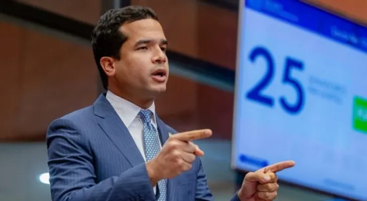 Omar Fernández: el Gobierno aplica una reforma fiscal "por cuotas" con aumentos como el marbete