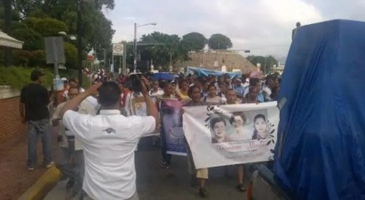 En Santiago marcha contra los feminicidios