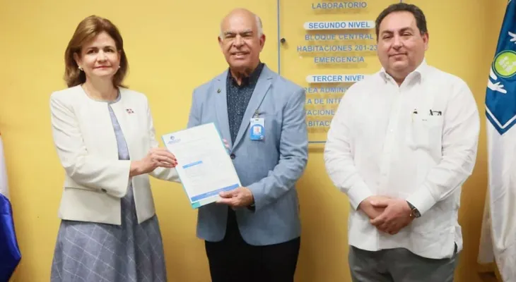 Con inversión de más de RD 47 millones, Vicepresidenta Raquel Peña entrega reparación de techo del Hospital Darío Contreras