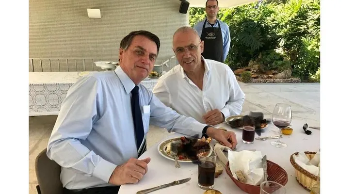 Una langosta deja en ridículo al embajador de Israel en Brasil