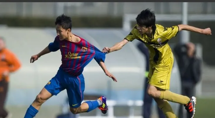El fichaje del coreano Lee, de 16 años, origen del palo al Barca