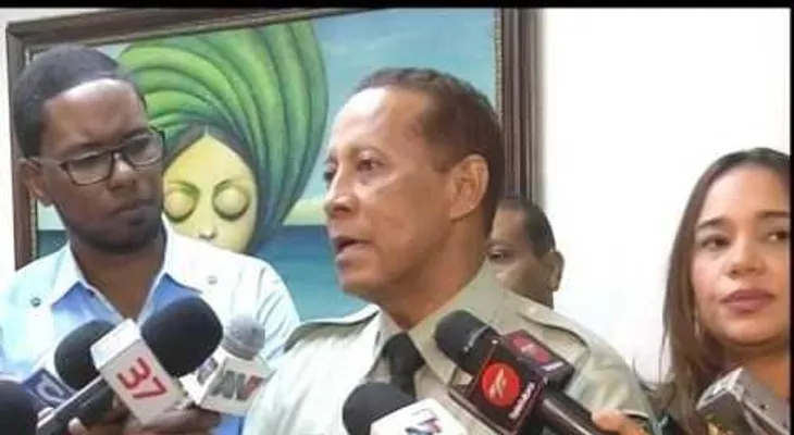 Director AMET denuncia agentes multaban hasta personas que no tienen vehículos