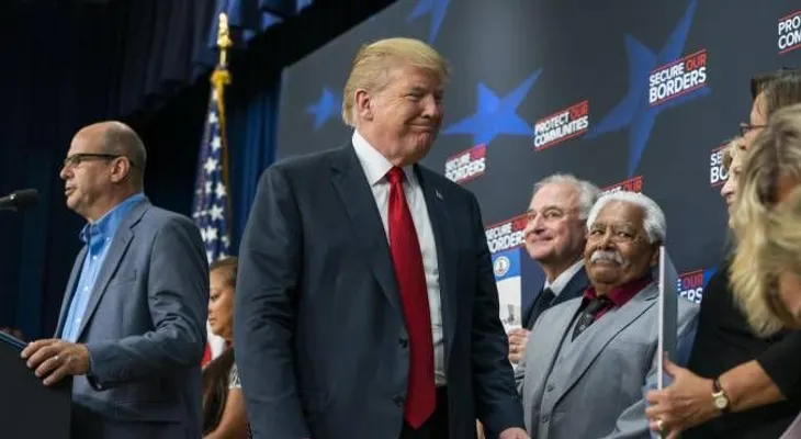 "No podemos permitir que invadan nuestro país"; Trump pide deportación â??inmediataâ? de inmigrantes