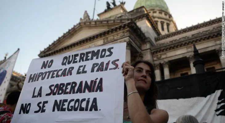 Senado argentino aprueba proyecto que habilita el pago a los fondos buitre