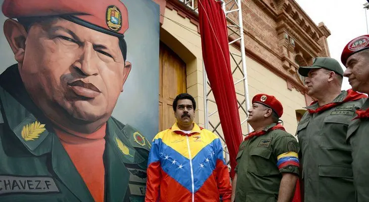 Maduro crea premio "Hugo Chávez de la Paz" y postula a Putin para recibirlo
