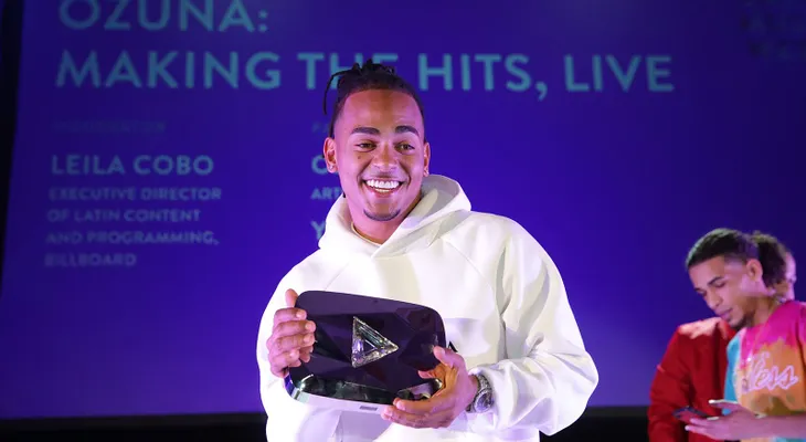 Ozuna recibe botón de diamante de YouTube en la Semana de la Música Latina de Billboard