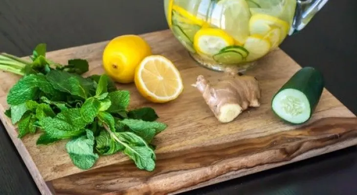 Dieta de desintoxicación y limpieza con limón, jengibre y pepino