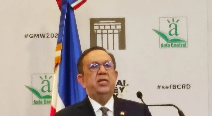 Valdez Albizu: cerca de 500 mil dominicanos fueron incorporados al sistema financiero 