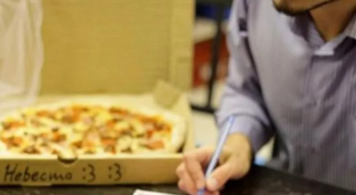 Horrendo crimen: Adolescente mata a su pareja porque alegadamente no quiso comprarle una pizza