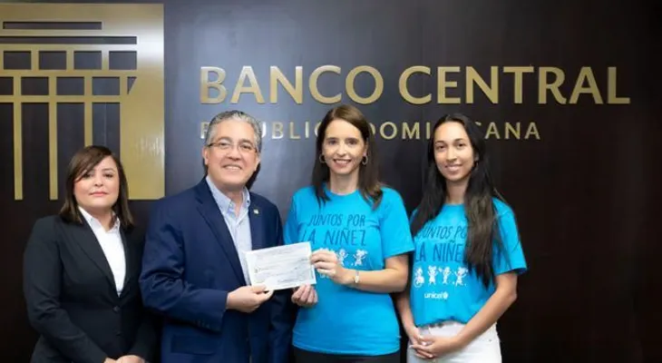 Voluntariado Bancentraliano dona RD$400,000 pesos como aporte al Gran Teletón de UNICEF ?Juntos por la niñez?