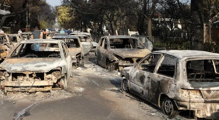  Incendios Atenas han dejado 74 muertos y una imagen de devastación 