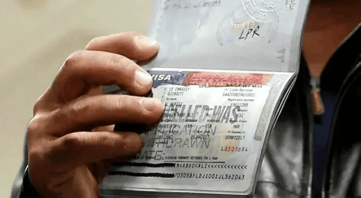 Estados Unidos suspende temporalmente citas para visas de inmigrante a nivel mundial